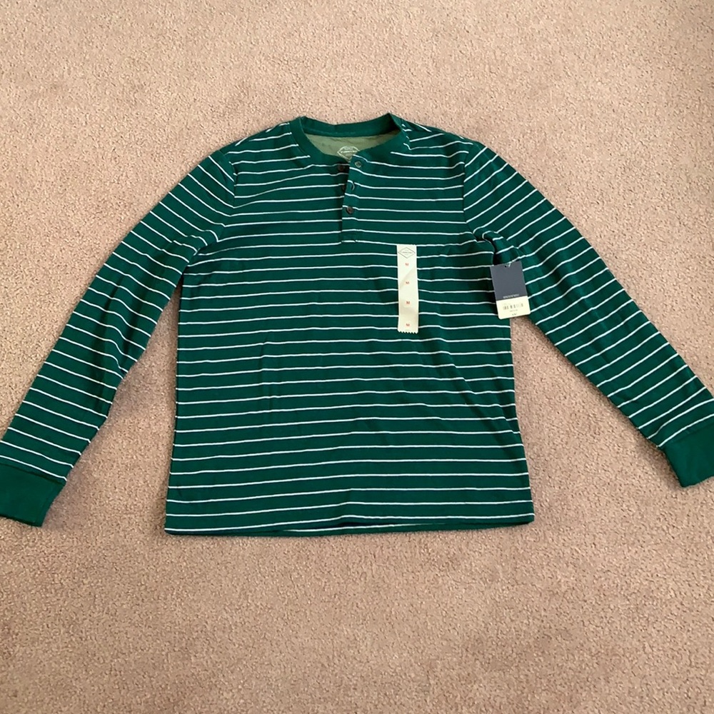 NWT Long sleeved Henley. Men’s Size M. Hunter green with grayish/white stripes.